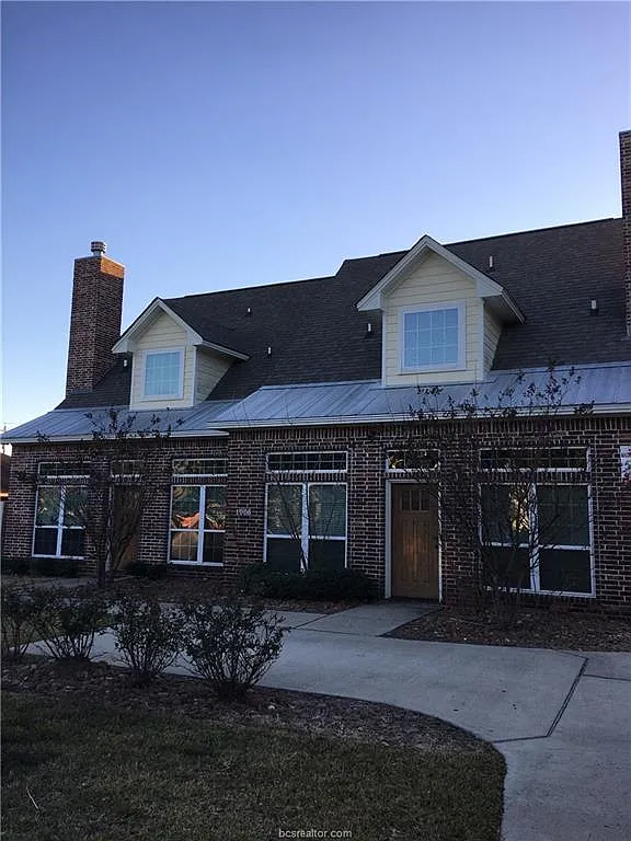 1008 Foster Ave Apt B