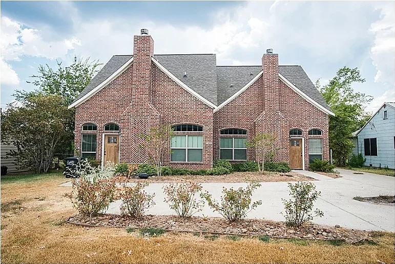 1018 Foster Ave