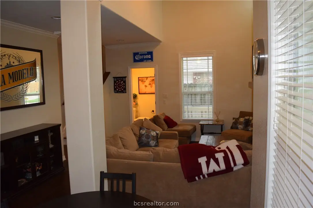 208 Park Place - 4