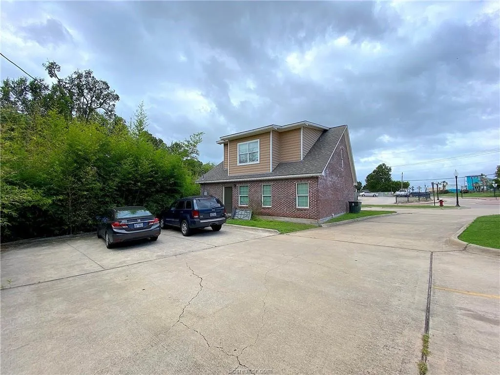 3701 College Main Street - 10