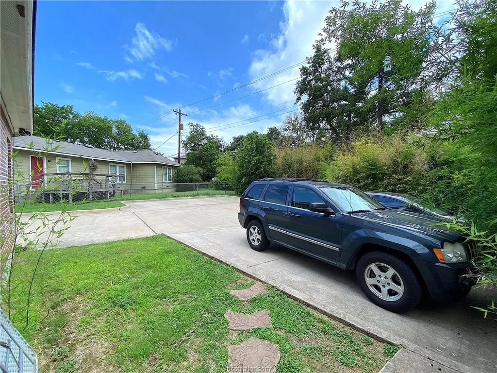 3701 College Main Street - 9